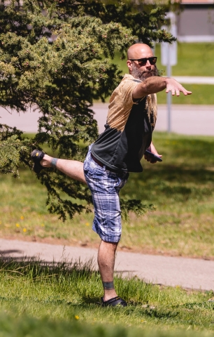 Anillo Solitario Diseño Moda con Piedra Blanca en Oro Laminado 14k